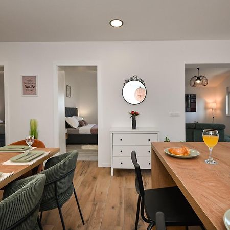 Veliki Apartman Petra Posedarje Exteriör bild